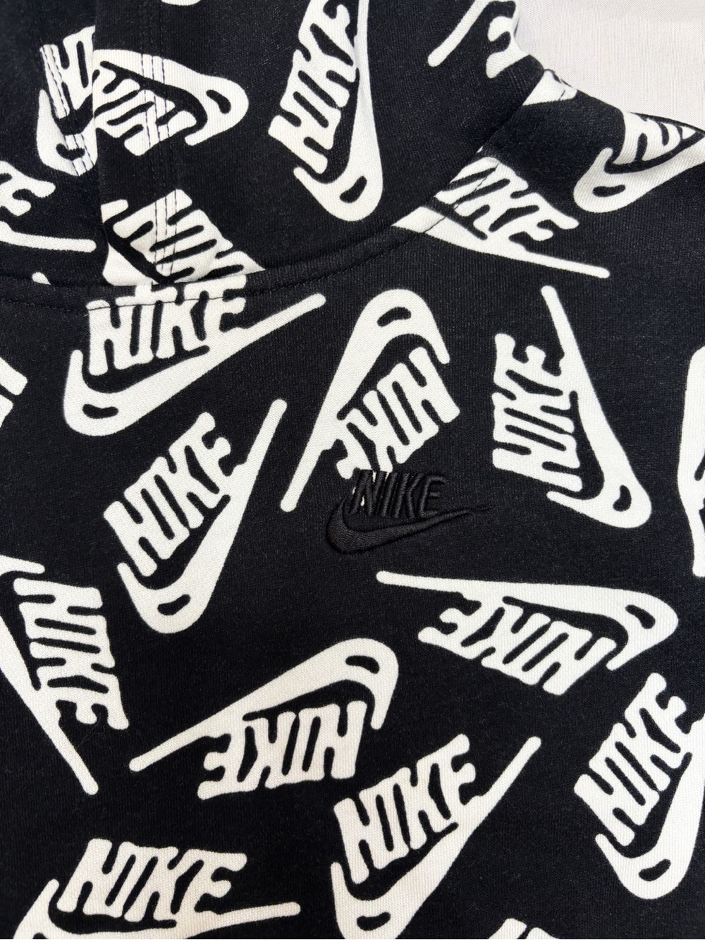 Nike Black & White Allover Hoodie and Logo Jogger Pants Set - Kids - Picture 2 of 6